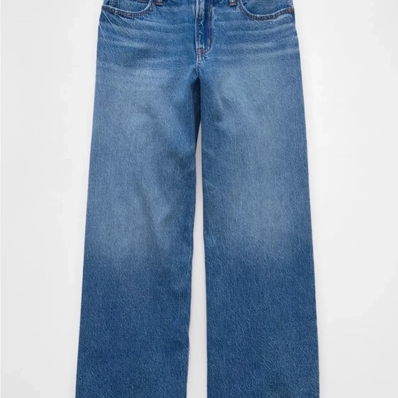 American Eagle Outfitters AE Ultra wide leg, low-rise Jeans 8 short - Picture 6 of 12